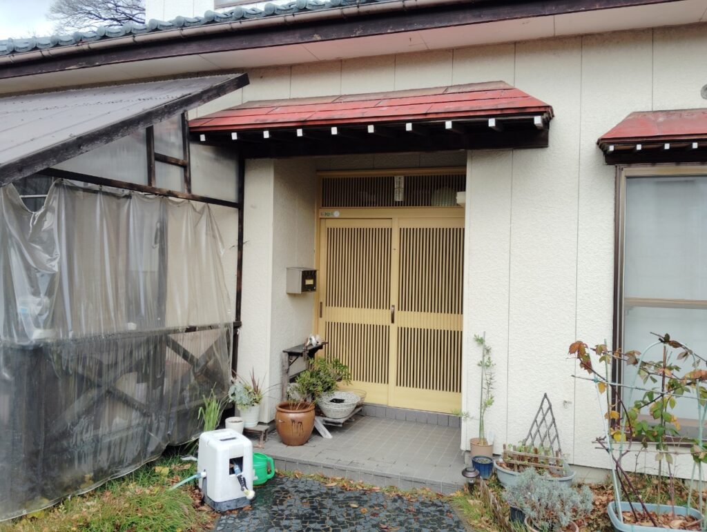 木の邸に灯る確かな光　－懐かしい趣と新しい洗練が静かに交差するー